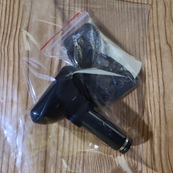 Nexxtech car FM Transmitter with remote (AS IS) - Picture 7 of 7